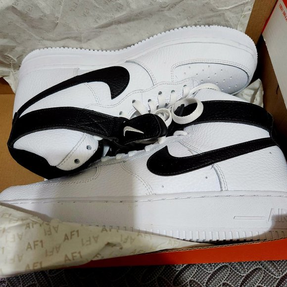 Nike Men\'s Air Force 1 High \'07